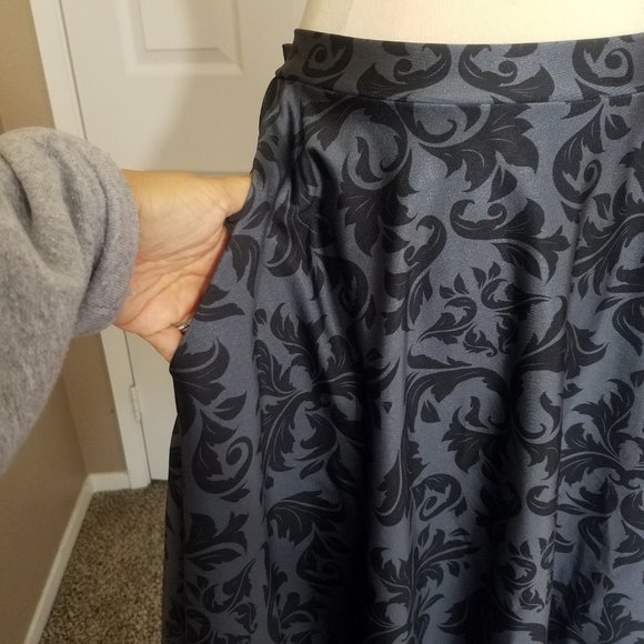 Living Dead Skirt Size XL - Picture 2 of 4